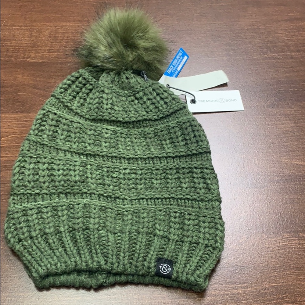 Treasure & bond green beanie
